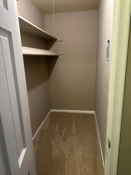 Building Photo - 5325 Territorial Rd