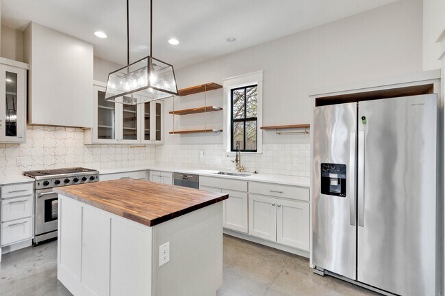 Building Photo - 4631 Marlo Dr