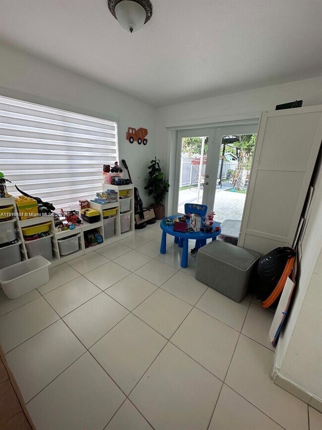 Building Photo - 6174 W 14th Ct