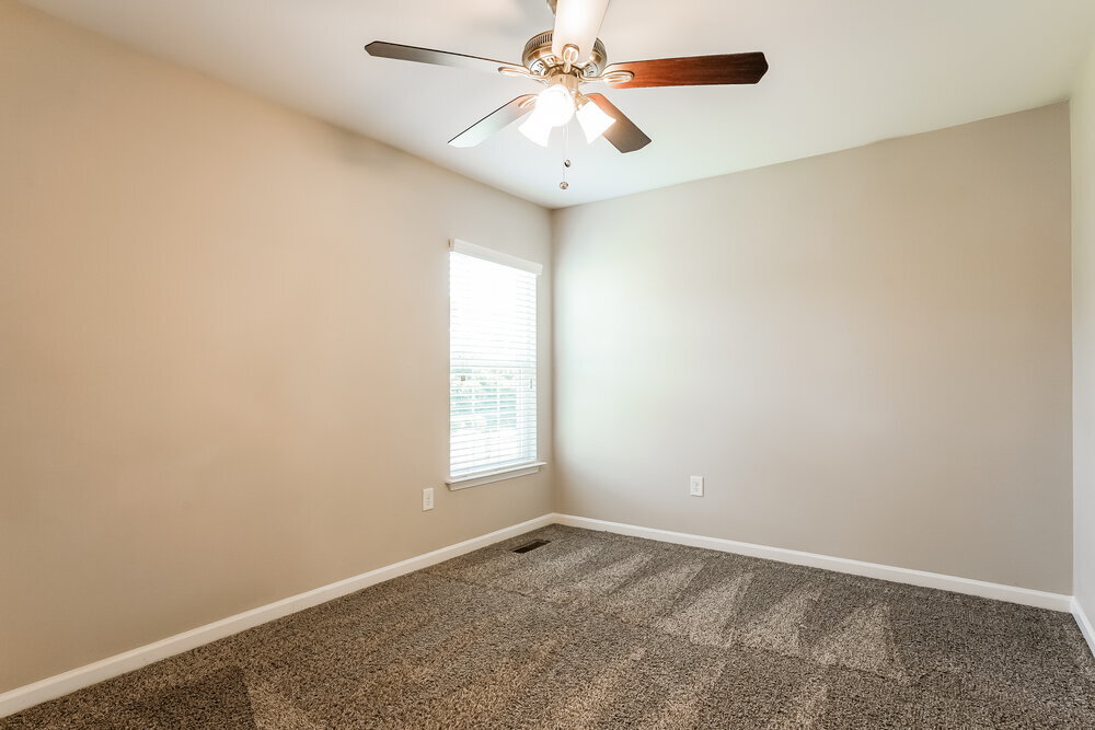 Building Photo - 1335 Lombar St