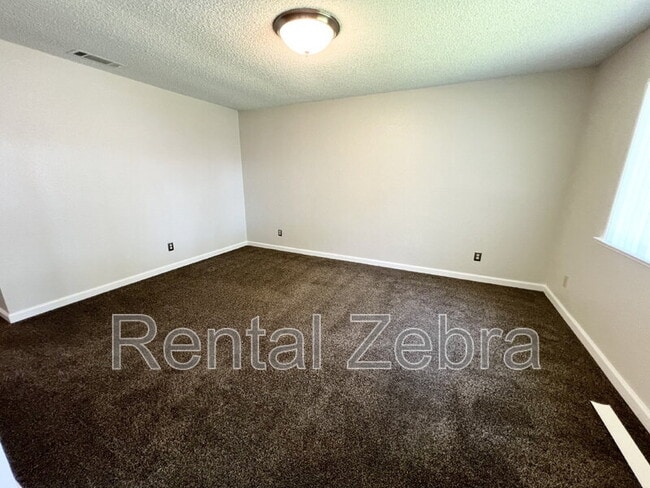 Building Photo - 3257 Phoenix Way