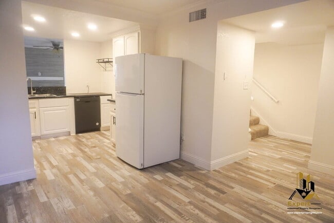 Building Photo - 3605 Larchmont Square Ln