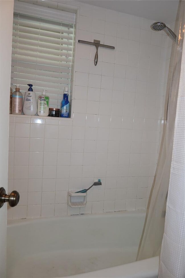 Building Photo - 3400 Speedway