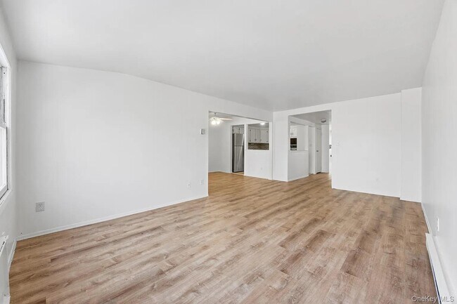 Building Photo - 13-27-27 Bell Blvd