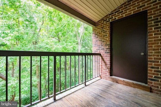 Building Photo - 18110 Chalet Dr