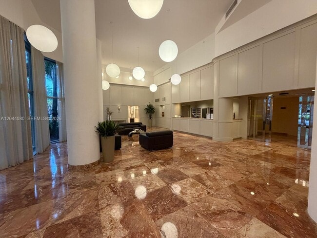 Building Photo - 3600 Mystic Pointe Dr