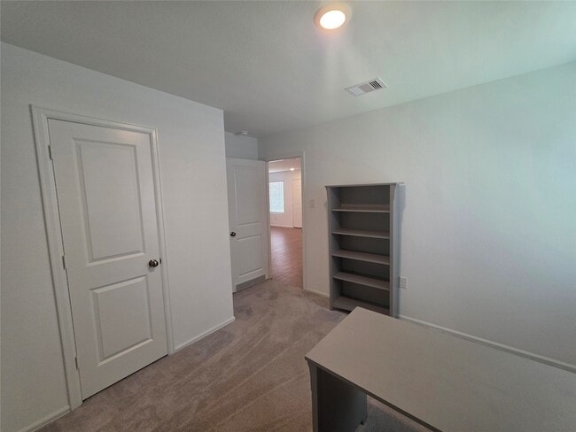 Building Photo - 314 Riverwood Village Ln