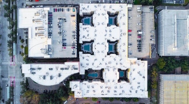 Building Photo - 1901 Post Oak Blvd