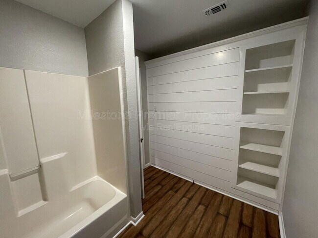 Building Photo - 721 W Monterey St