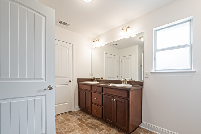 Master Bath - 3786 Weatherstone Cir