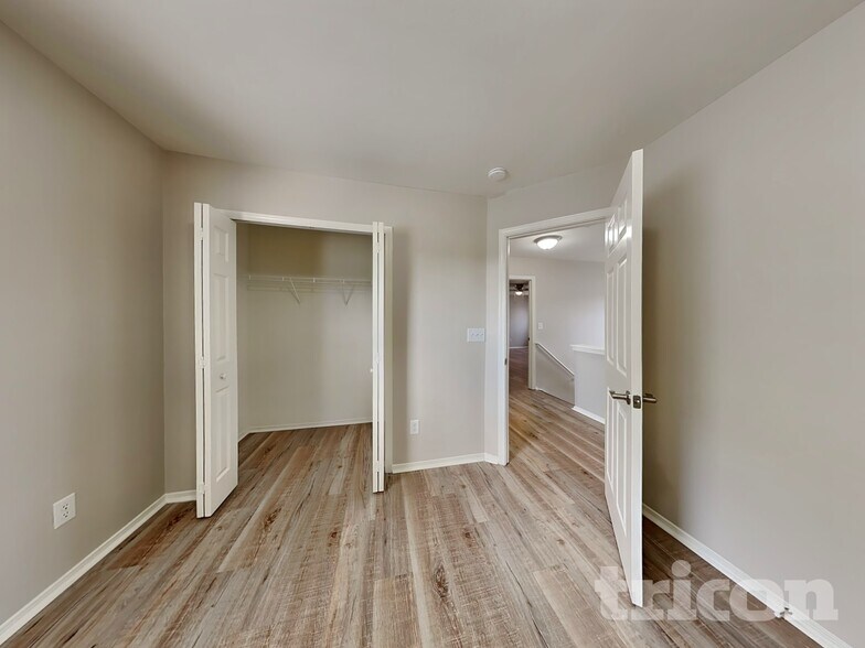 Building Photo - 8144 Rosberg Ln