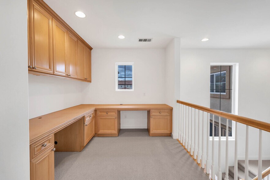 Upstairs Office/Study Nook - 12215 Delante Ct