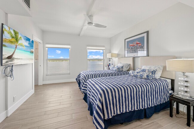 Building Photo - 3230 S Ocean Blvd