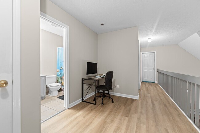 Building Photo - 8603 Raintree Cir