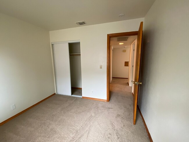 Building Photo - Spacious Foothill Farms Duplex