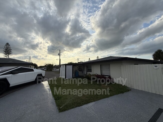 Building Photo - Neptune Drive - 1154 A