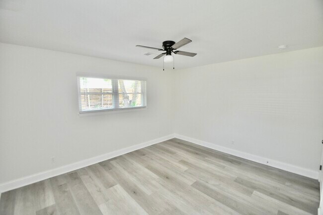 Building Photo - 7634 Wynlea St