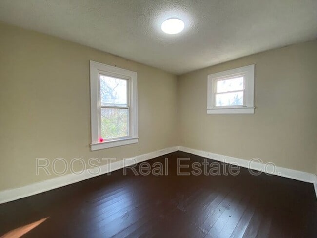 Building Photo - 1725/1727 W High St.