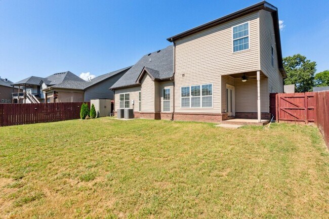 Building Photo - 1275 Golden Eagle Way