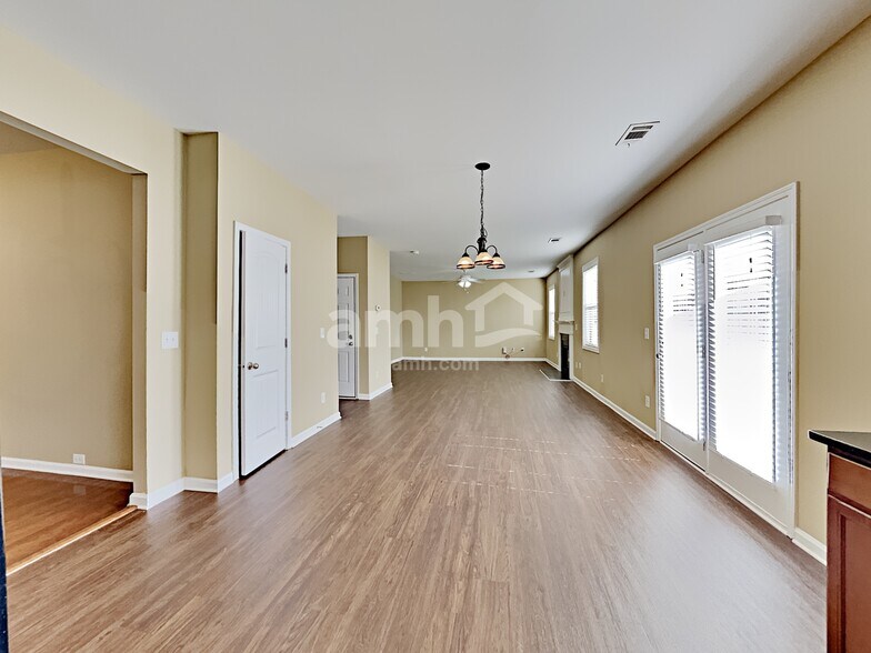 Building Photo - 5655 Livingston Ct