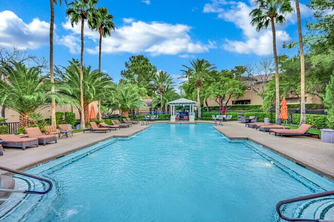 Building Photo - Experience Las Vegas in style and comfort with this beautiful first-floor 3-bedroom condo