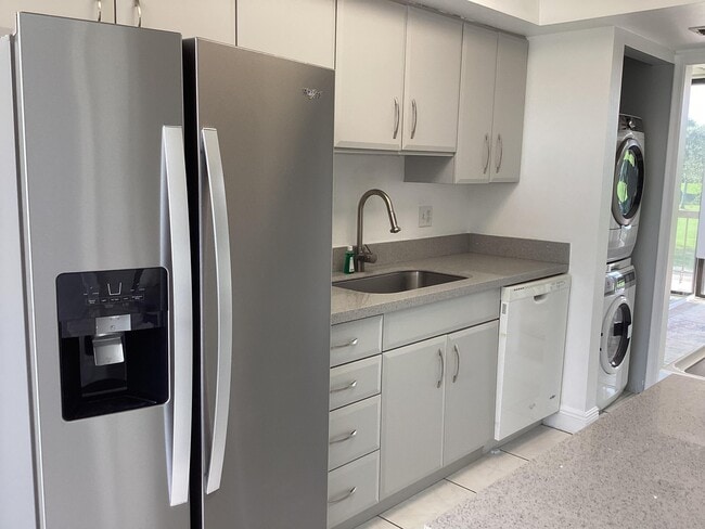 Building Photo - 00 Bridgewood Dr