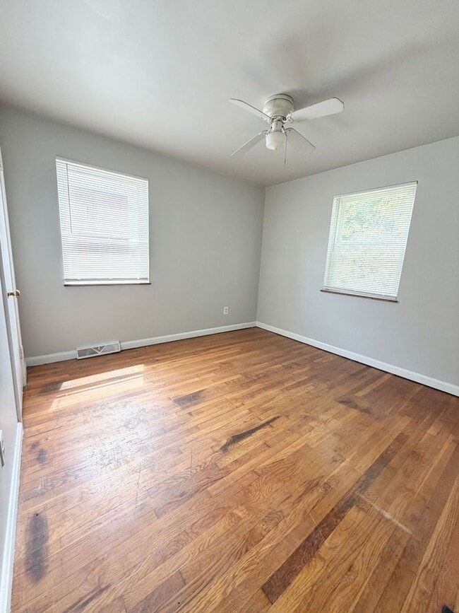 Building Photo - Nice 3 Bed/1 Bath Brick House for Rent in Mount Healthy.