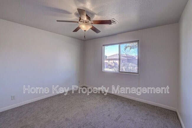Building Photo - 259 S 300 W
