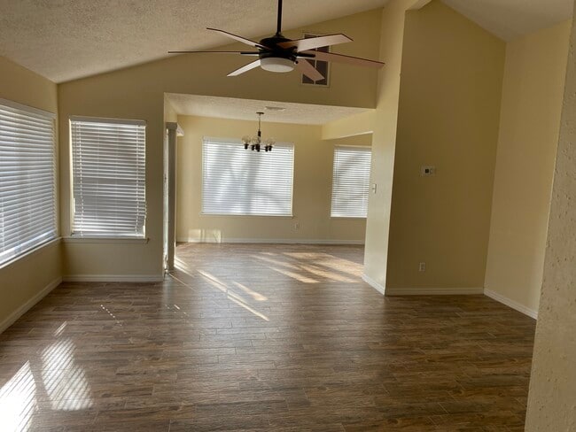 Building Photo - 2606 S Belgravia Dr