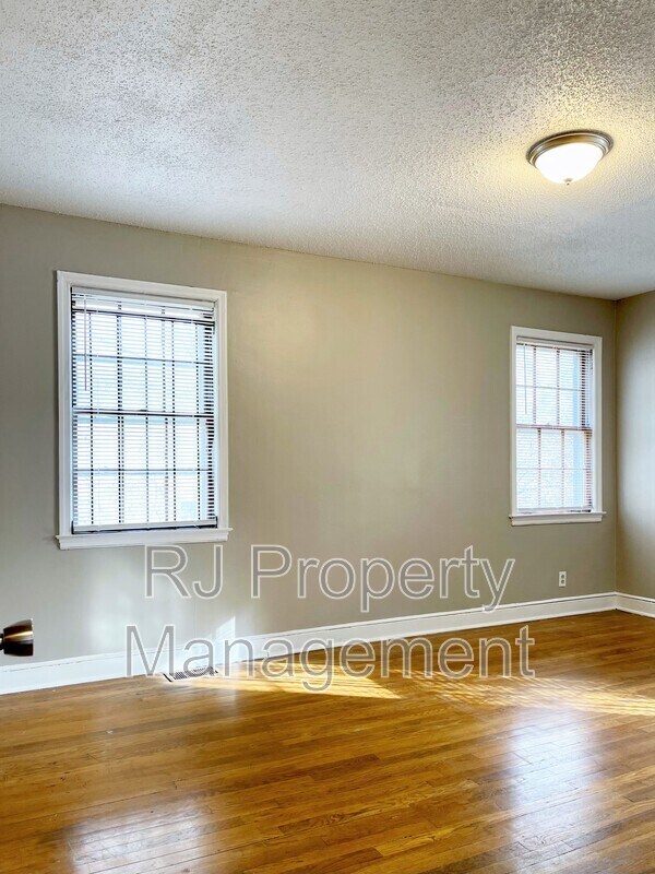 Building Photo - 3268 E Rosita Cir