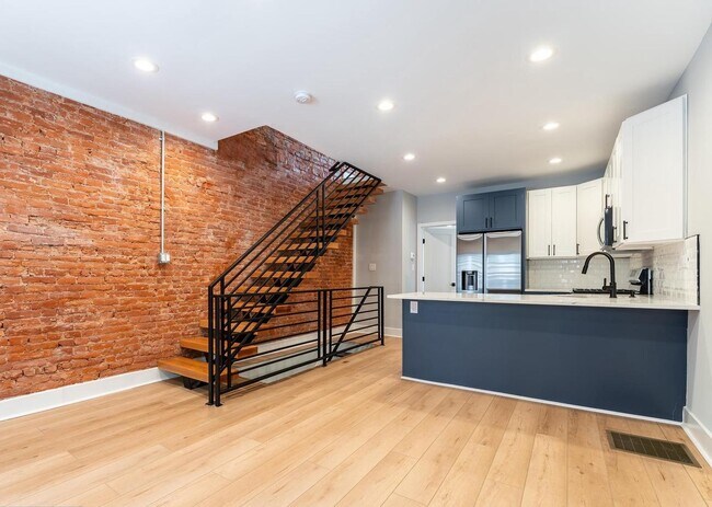Building Photo - 2232 Manton St