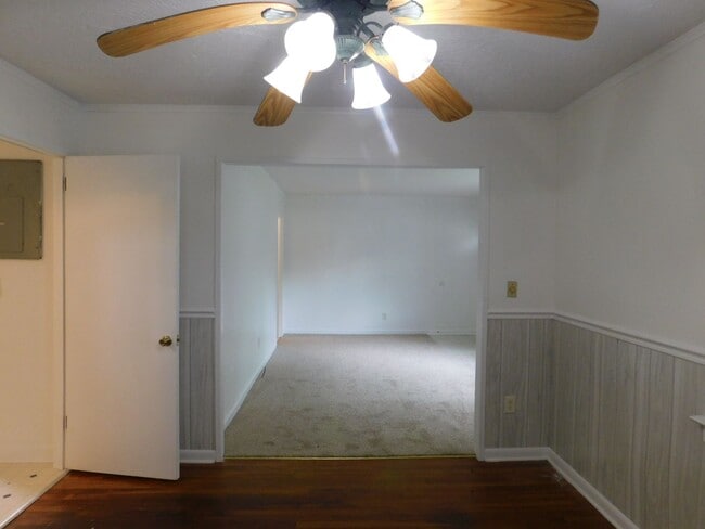 Building Photo - Single Family Home Just Minutes From Cherry Point Base!