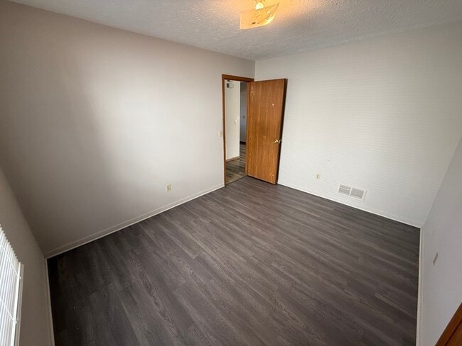 Building Photo - Welcome to 5085 Stanley Ave