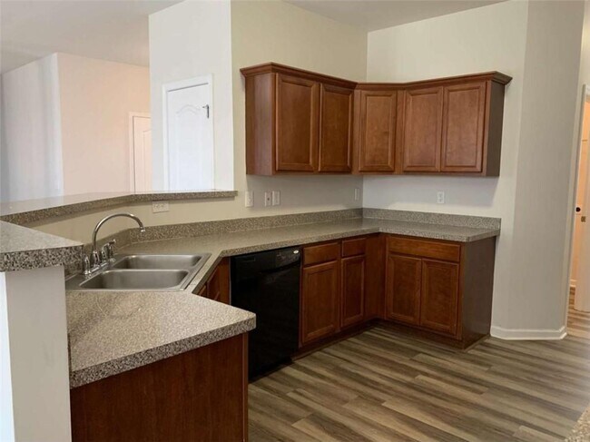 Building Photo - 2641 Sedgeview Ln NE