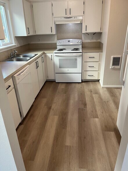 Building Photo - 171 SW 7th Ave