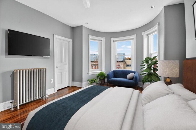 Building Photo - 216 N St NW