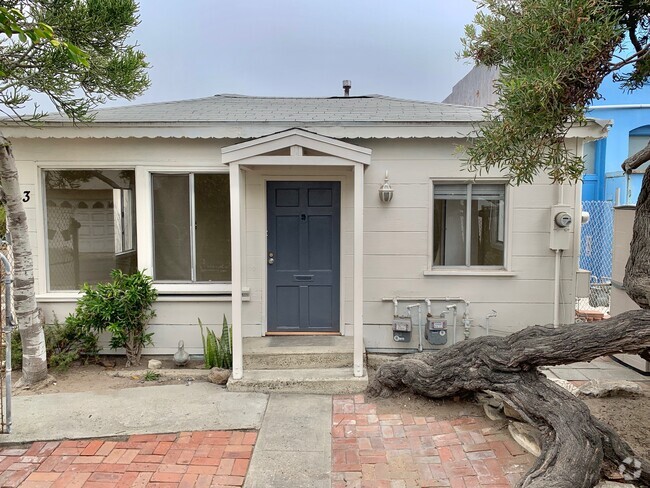 Building Photo - 53 11th Ct