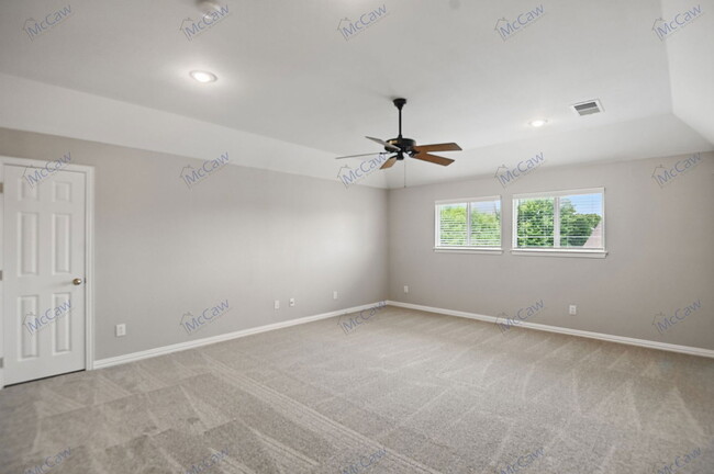 Building Photo - 1210 Surrey Ln