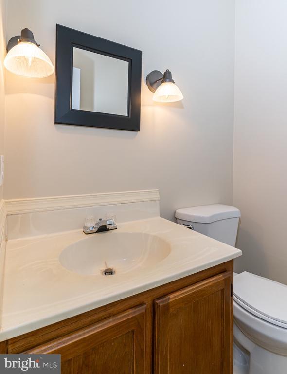 Building Photo - 7 Valleyfield Ct