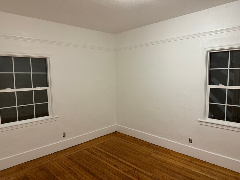 2nd bedroom - 5358 Brookdale Ave
