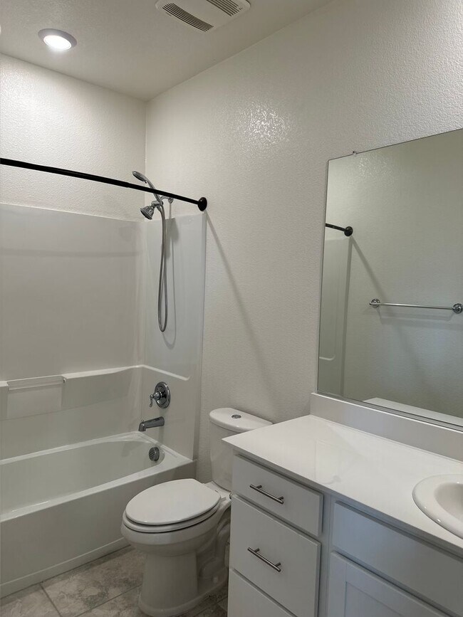 Building Photo - $500.00 off first full months rent