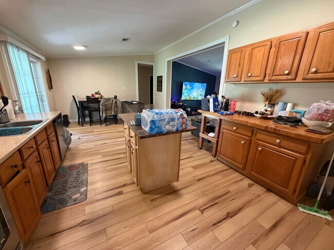 Building Photo - 1/2 Acre lot with updated 3 bedroom/2 bath modular home + guest house