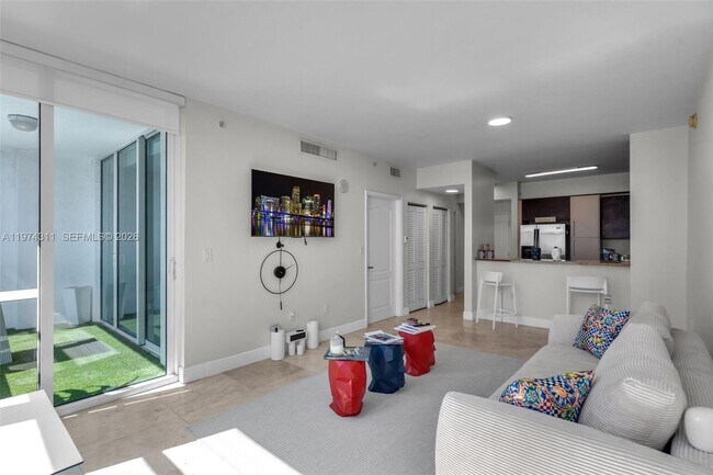 Building Photo - 500 NE 29th St