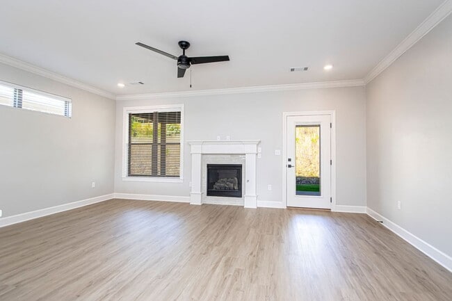 Building Photo - Newer Construction 3 bed 2 1/2 Bath, 2,20 sqft in West Little Rock