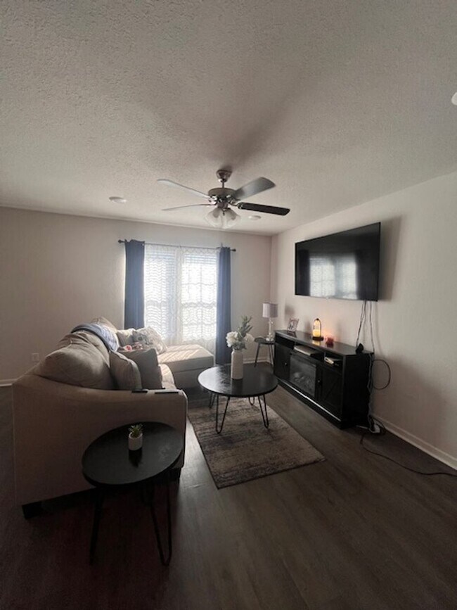 Primary Photo - Stonebrooke S/D