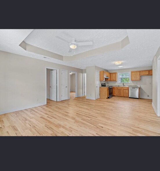 Building Photo - 1623 W Hovey St