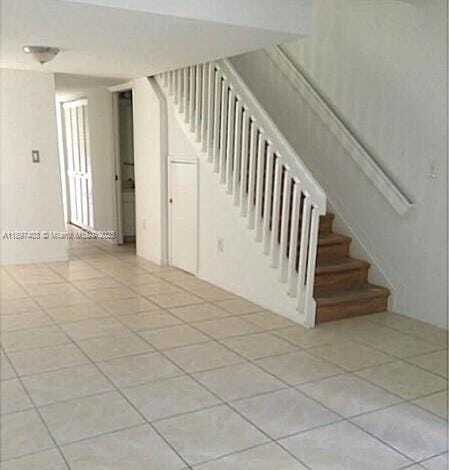 Building Photo - 9203 Fontainebleau Blvd