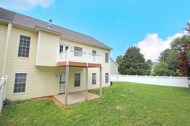 Building Photo - 155 Chelsea Cir
