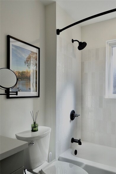 Building Photo - 422 Avery St