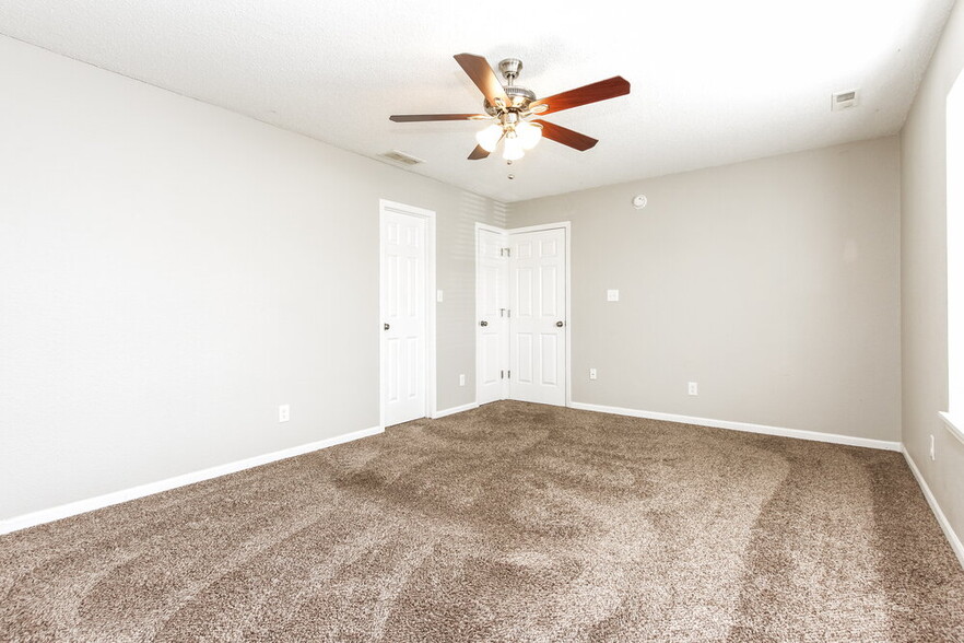 Building Photo - 6337 River Valley Way